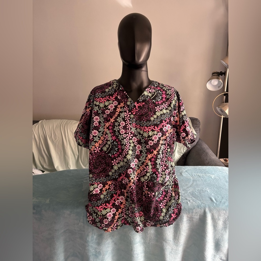 Women’s scrub top